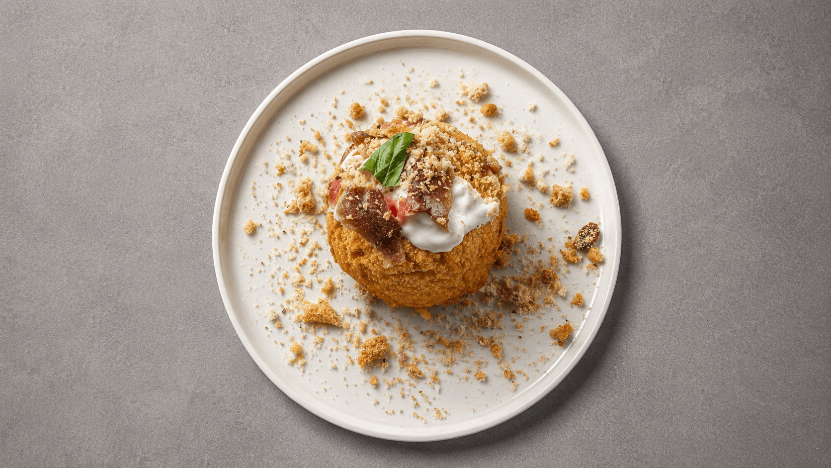 Arancino al ragù
stracciatella e crudo