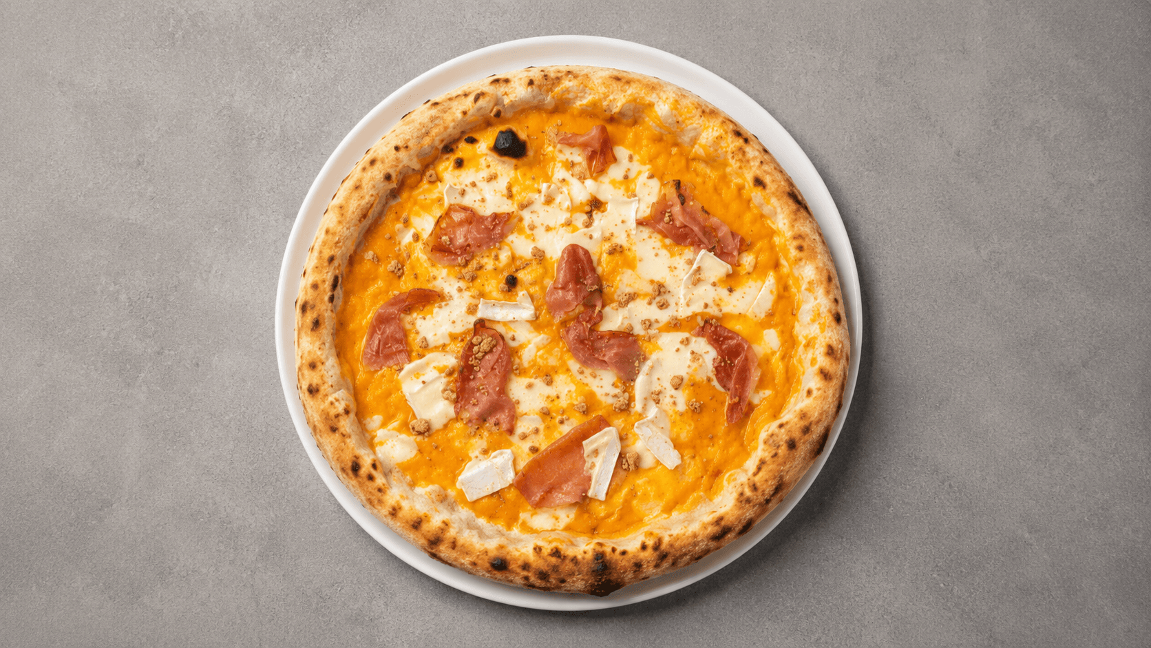 Bianca con crudo e ricotta